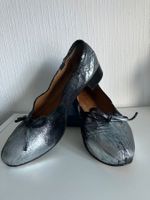 Chaussures ballerines à petit talon marque Pomme D`or t 38,5
